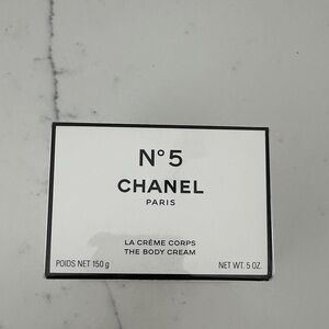 CHANEL No. 5 Body Cream in Black and White